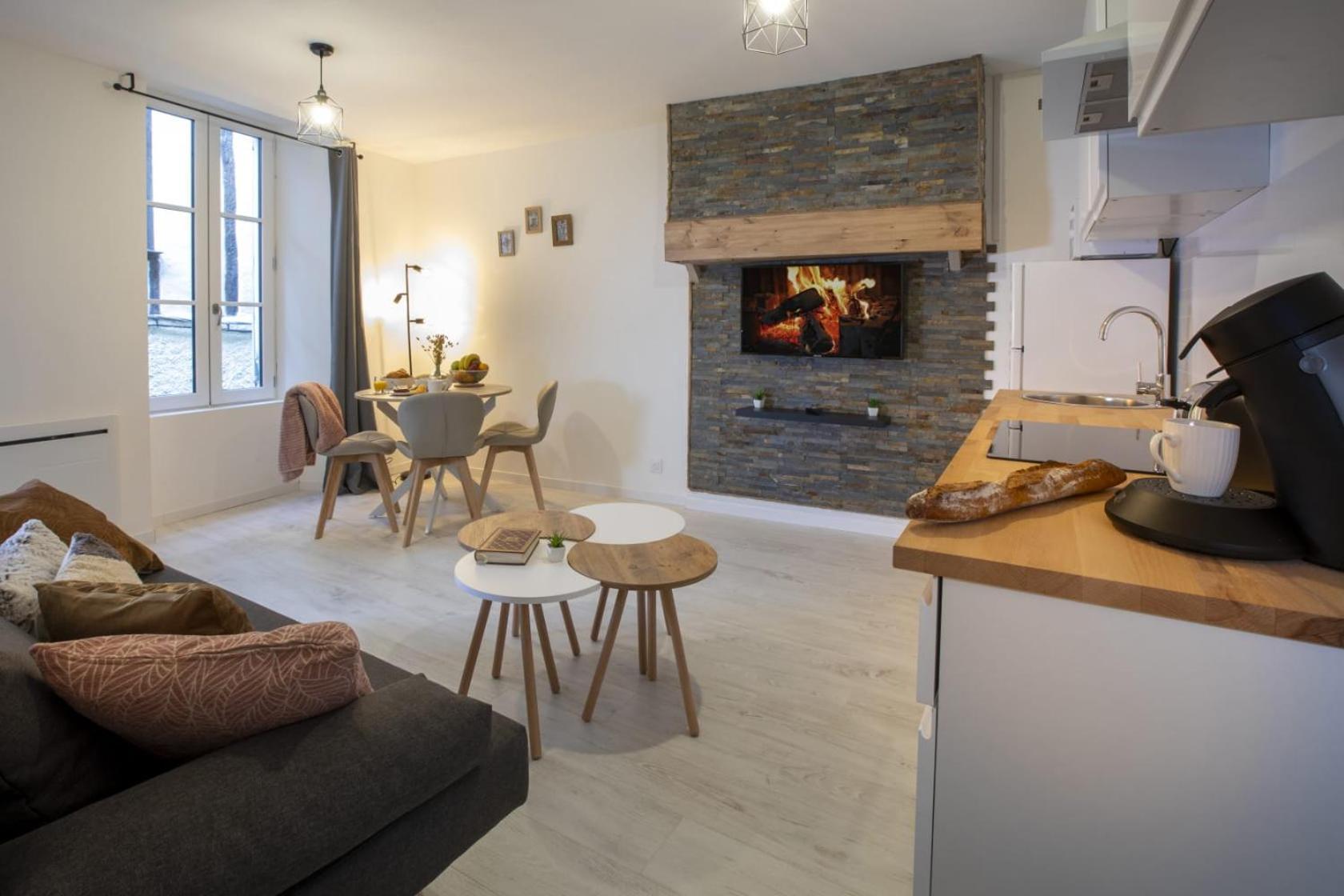 Le Nid 3 Etoiles Wifi, Netflix, Disney, Coeur De Bastide Villefranche-de-Rouergue Εξωτερικό φωτογραφία